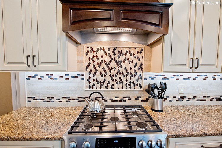 Beige Traditional Kitchen Backsplash